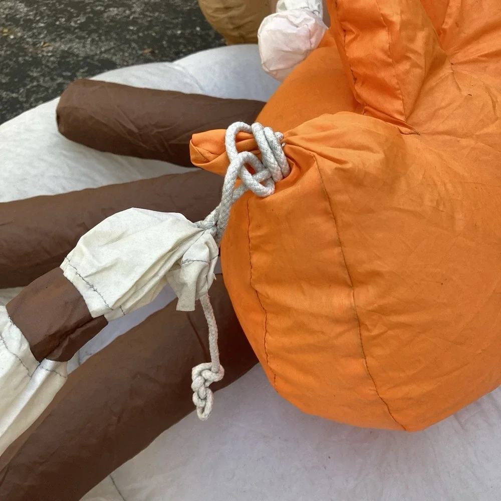 Santa & Reindeer Bonfire Inflatable / 63